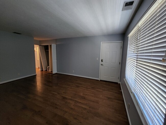 Photo - 2831GOOSECREEKRD Unit #3