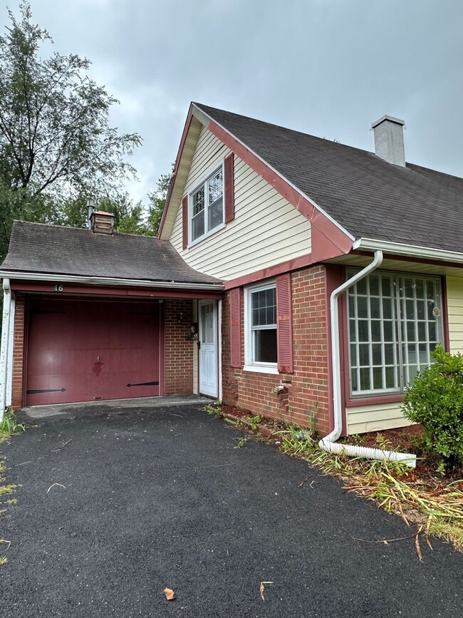 Photo - 16 Marshal Ln