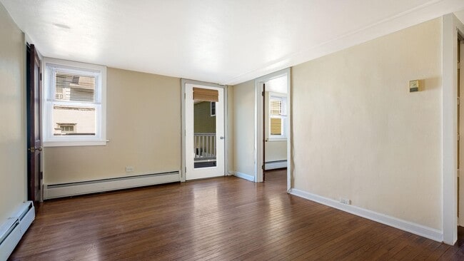 Photo - 18 Mercer Ave Unidad GARAGE APARTMENT