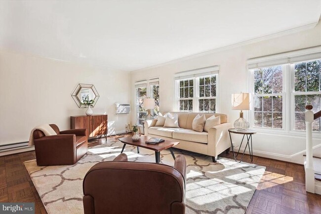 Photo - 1538 Mt Eagle Pl