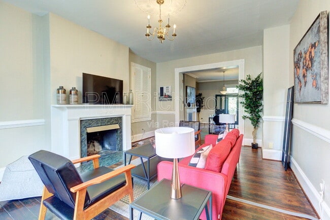 Photo - 138 W Clay St