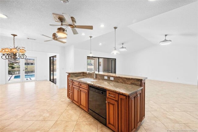 Photo - 3074 NE Loquat Ln