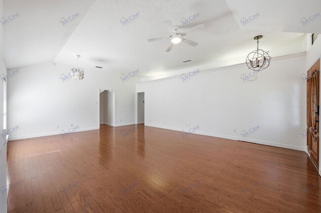 Photo - 468 Caviness Dr