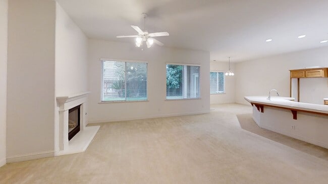 Photo - 1823 N Holly Ave