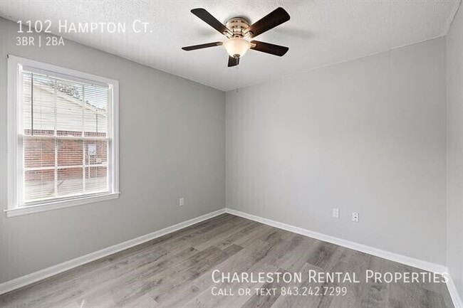 Photo - 1102 Hampton Ct