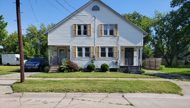 Building Photo - 2411 Hiland St Rental