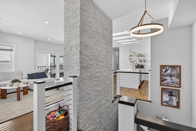 Photo - 15 W Bellflower St Unit 3