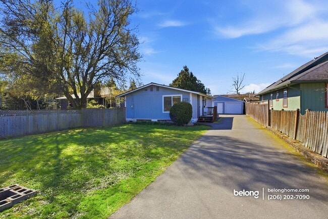 Building Photo - 9243 Palatine Ave N