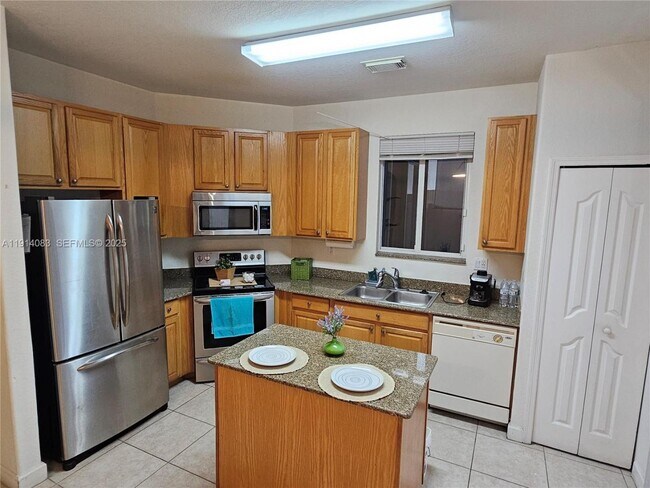 Photo - 11551 NW 79th Ln