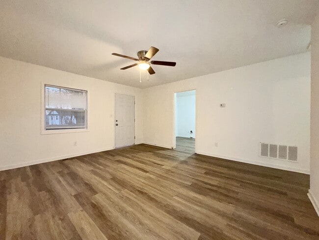 Photo - 306 Jones Ave