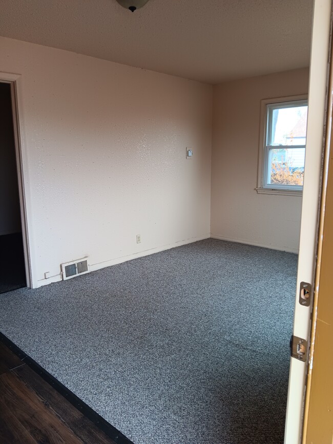 Photo - 215 E Denver St Unit 215