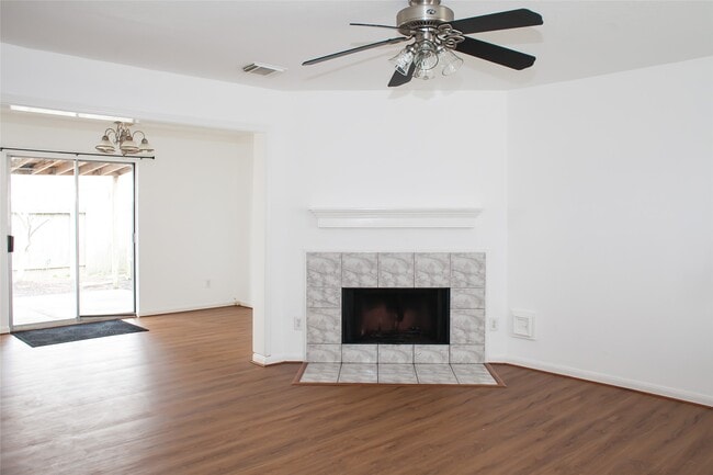Photo - 8910 Sage Pl Dr
