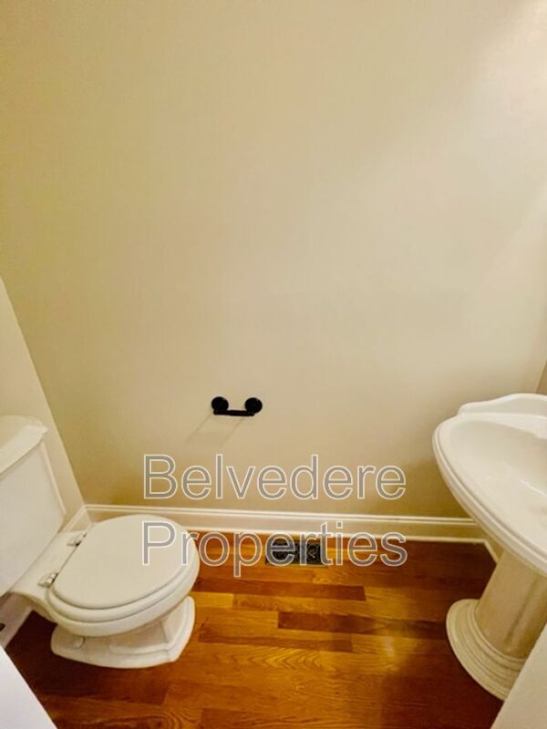 Photo - 104 Castleton Pl