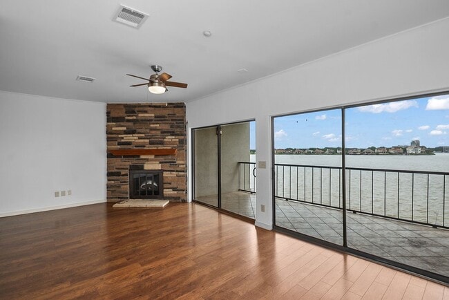 Photo - 401 Lakeside Ln Unit 311