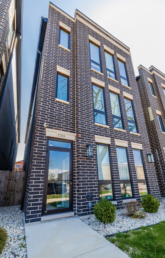 Photo - 5201 S Wabash Ave Unit 3