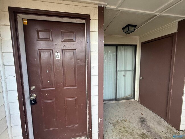 Building Photo - 3925 Highridge Dr SW Unit A