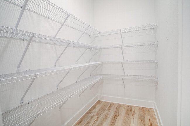 Photo - 1756 Thomas St