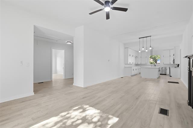 Photo - 605 N Main St