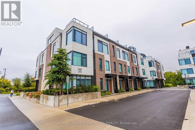 Photo - 1050 Portage Pkwy