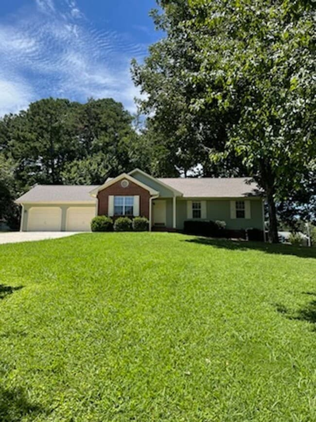 Building Photo - SINGLE FAMILY HOME