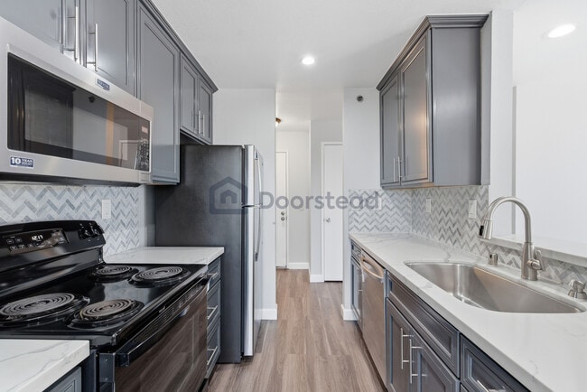 Photo - 675 Newbury Ln Unit 241