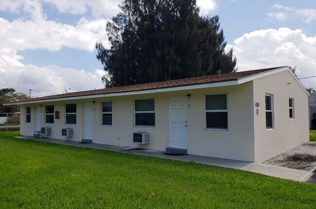 Building Photo - 4310 Greenwood Ave