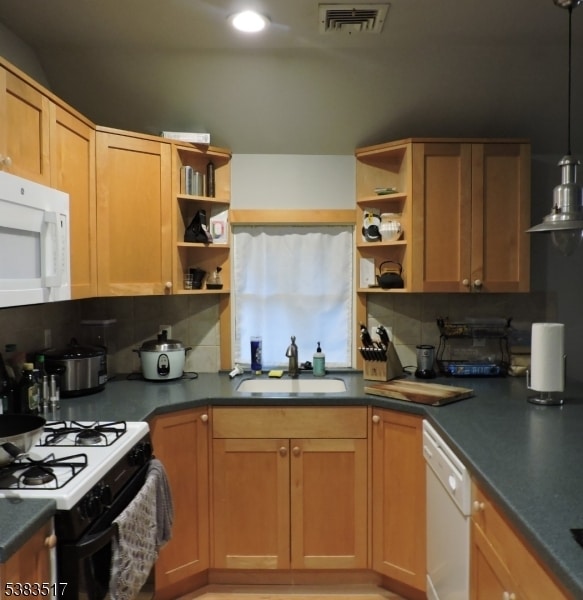 Photo - 213 Holmes St