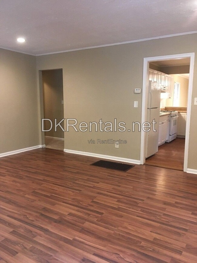Photo - 808 Meadow Pl