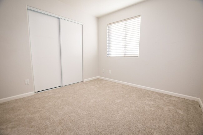 4 Bedroom, 2 Bath, Split Floor Plan, 2 Car... - 4 Bedroom, 2 Bath, Split Floor Plan, 2 Car... House
