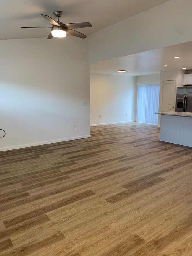 2462 S Clovis Pl