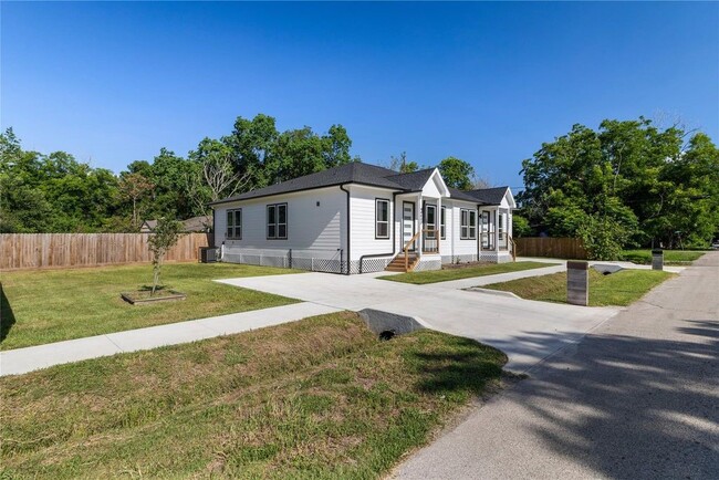 Photo - 4802 Angleton St