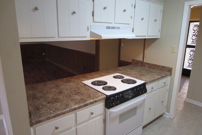 Photo - Now Leasing a 3-bedroom 2 bath home in Bar...