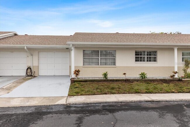 Building Photo - 5320 Buttonwood Dr Unit 5320