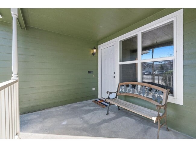 Photo - Bright & Inviting Townhome for Rent!