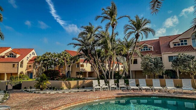 Photo - 1635 Royal Palm Dr S