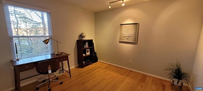 Photo - 102 Slate Pl