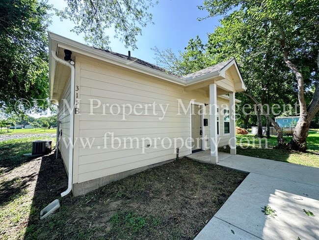 Photo - 315 S Bradshaw St Unit B