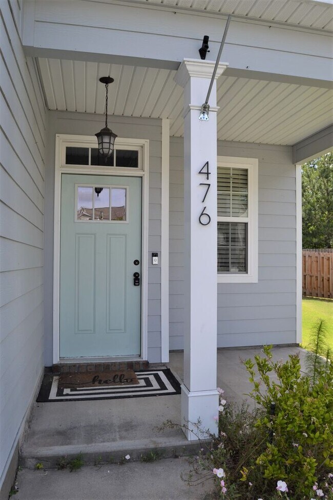 Photo - 476 Riley Ln