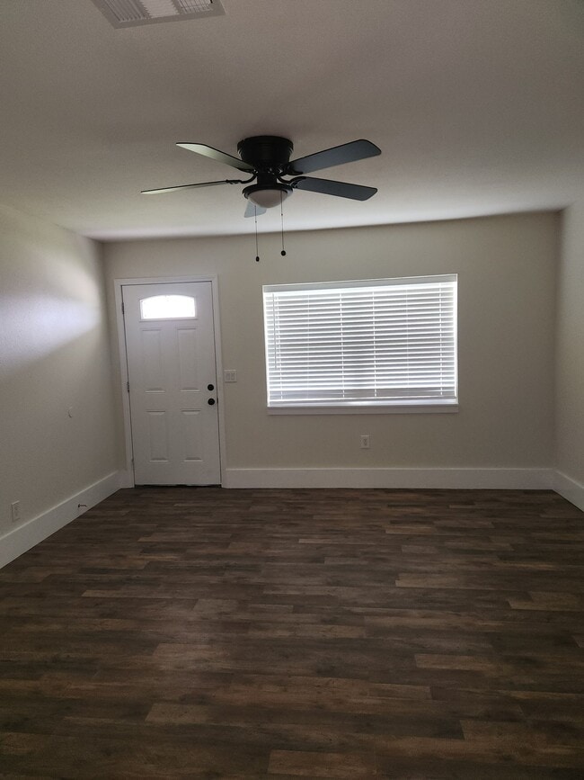 Photo - 202 Hill Dr