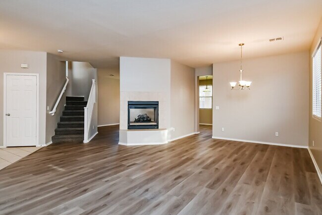 Photo - 1304 E Julian Dr