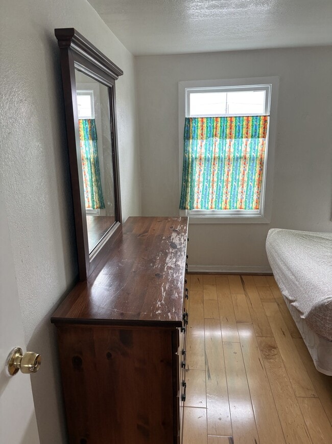 Photo - 144 E 60th St Unidad 142 1.2