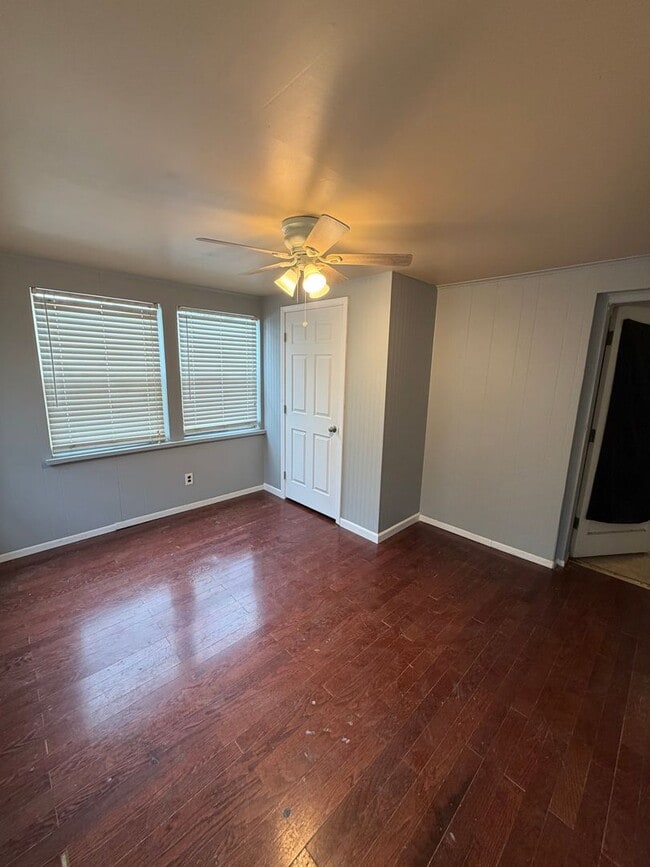 Photo - Welcome to this charming 3BD/1BA house in St Louis, MO