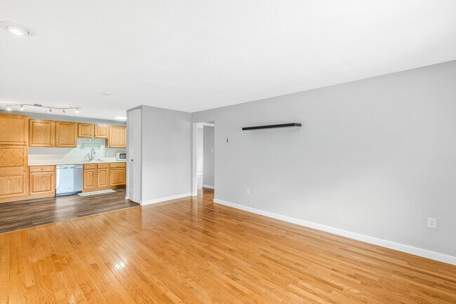 Photo - 7 Glen Ave Unit 11