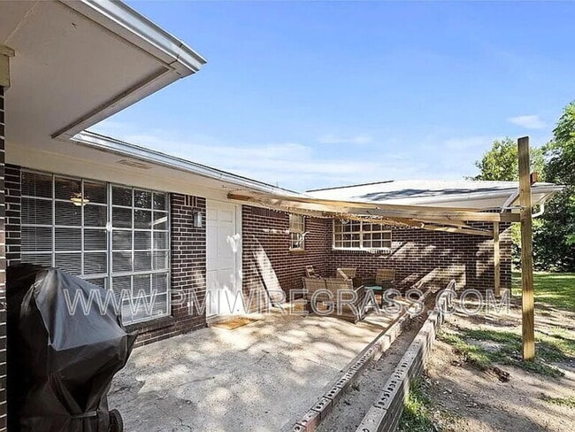 Photo - 203 Gilbert St
