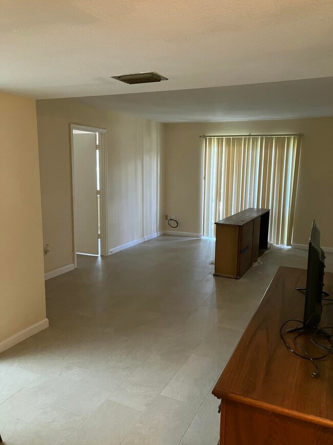 Photo - 950 S Kanner Hwy Unit C2