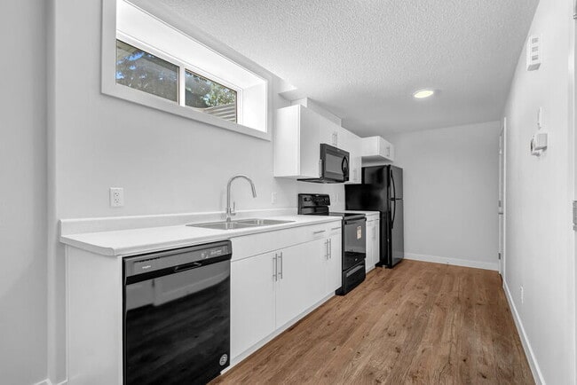Photo - 10921-10159 159 St NW
