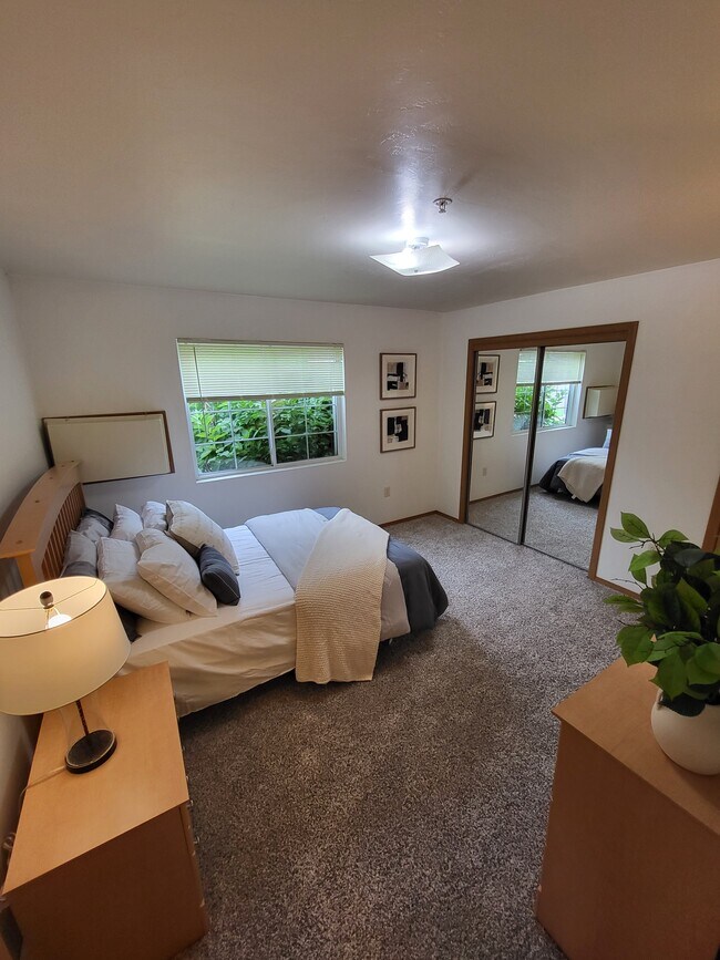 Glory Lane Apartments