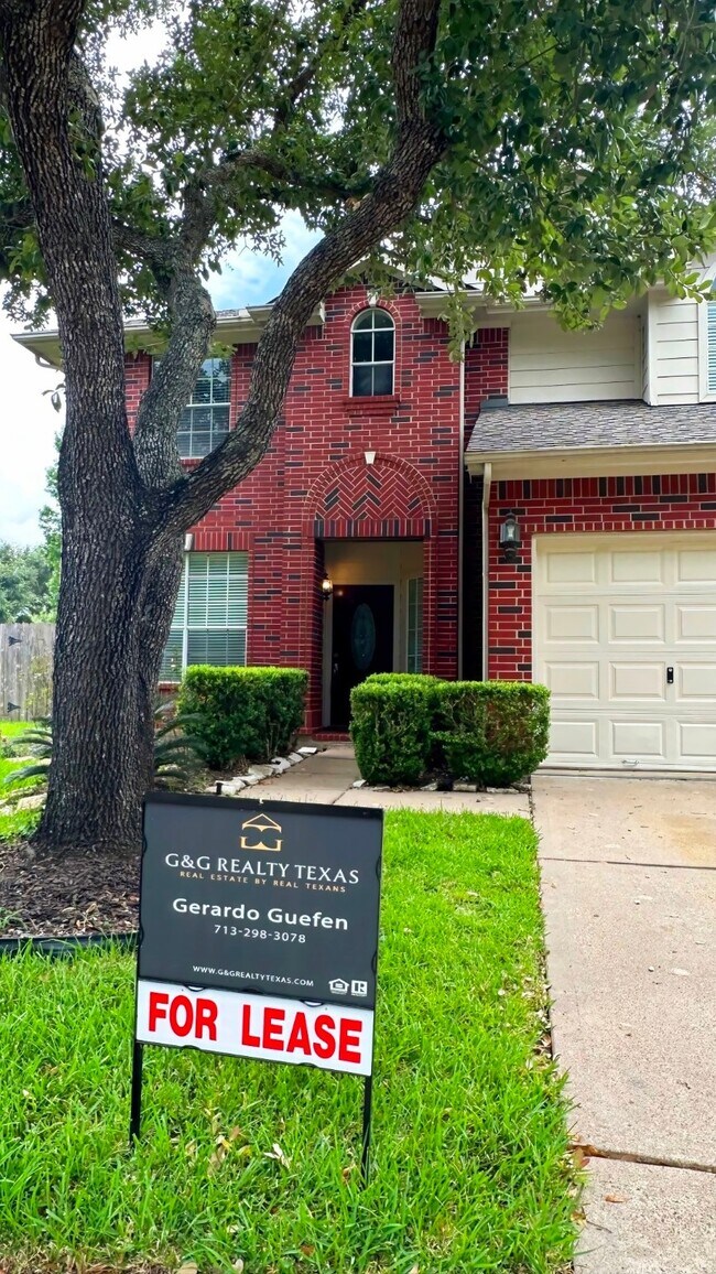 Photo - 1226 Foxland Chase St