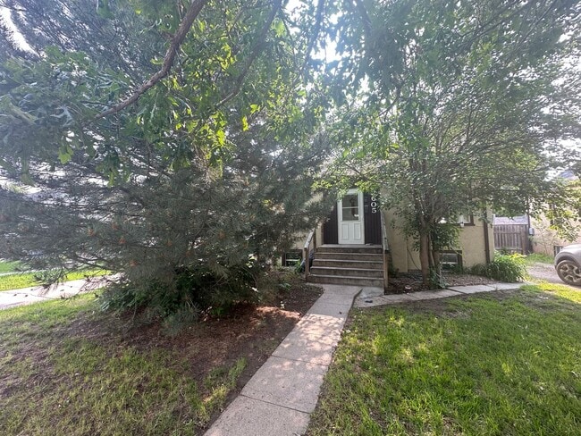 Building Photo - Painter - 2605 1/2 Ave E Unit 2605 1/2 Rental
