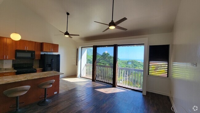 Building Photo - Unique 2 bedroom 1 bath in the Makaha vall... Rental